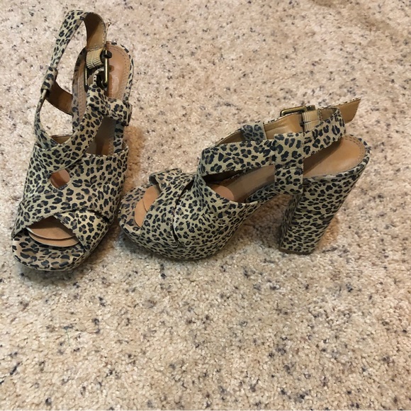 Platform heels - Picture 1 of 5